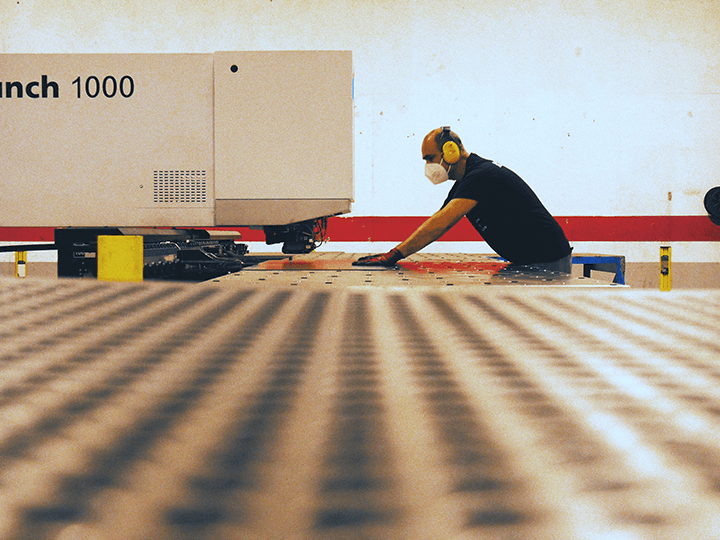 CORTE & DEFORMACIÓN DE METAL